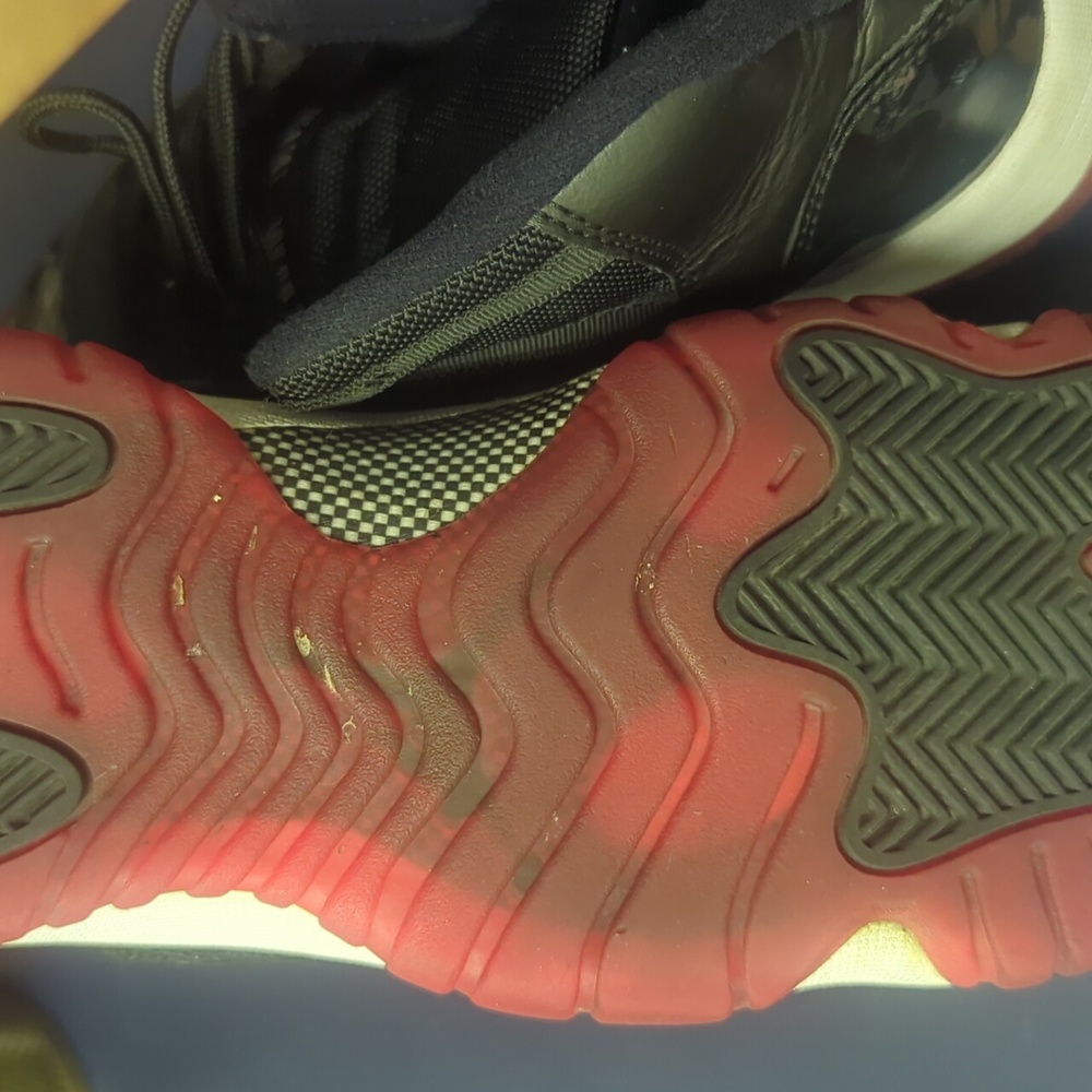 Jordan 11 - Picture 4 of 4